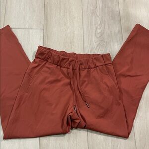 Lululemon on the Fly pant
